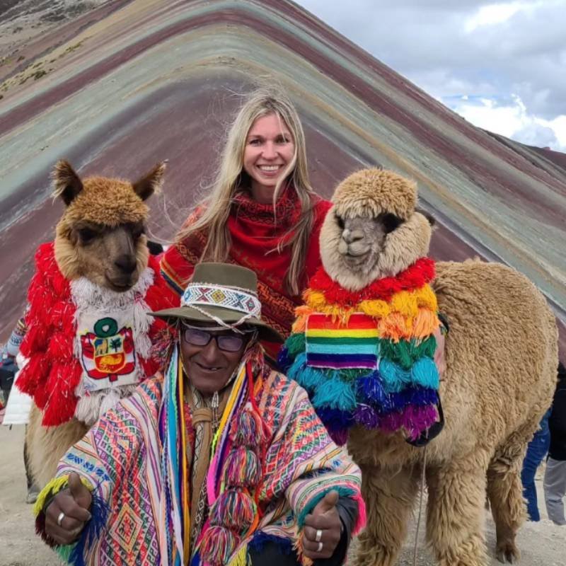 day tour montaña de colores